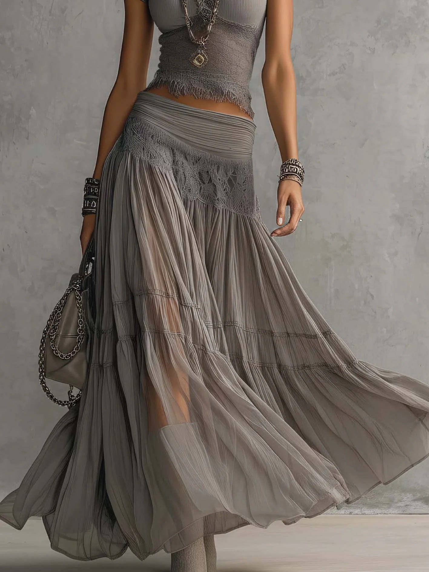 Marianne - Set con top grigio trasparente con inserti in pizzo e gonna lunga plissettata