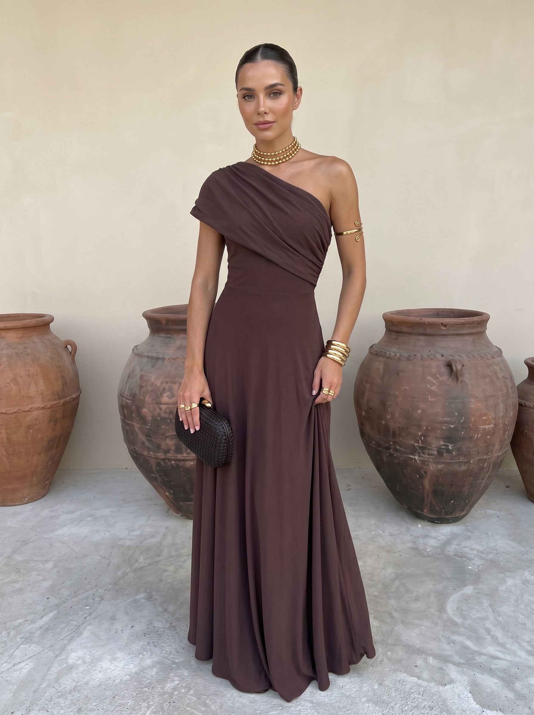 Abito elegante senza spalline in rete