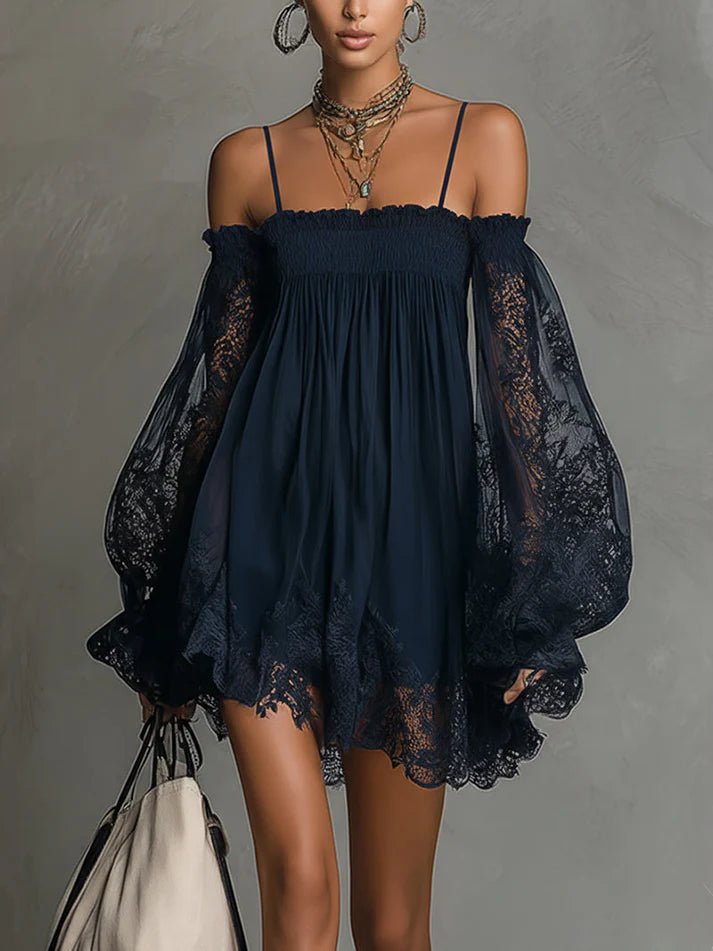 Abito corto in chiffon con scollo off-shoulder, dettagli in pizzo e maniche trasparenti - Serena Roma