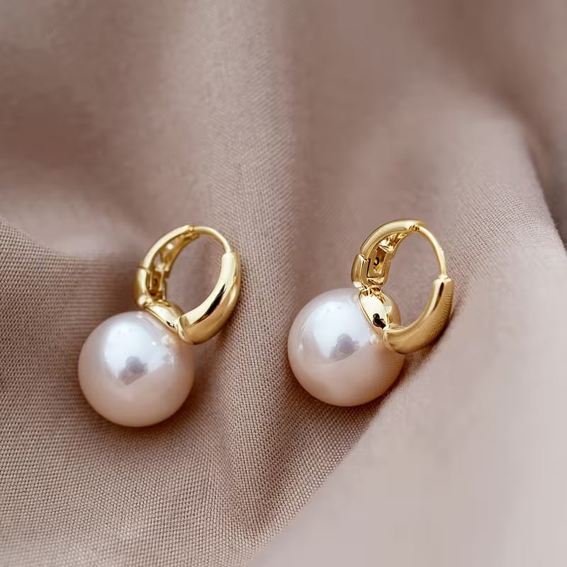 Sensibilizzazione sul tumore al seno | Orecchini classici con perle | 1+1 Gratis - Serena Roma